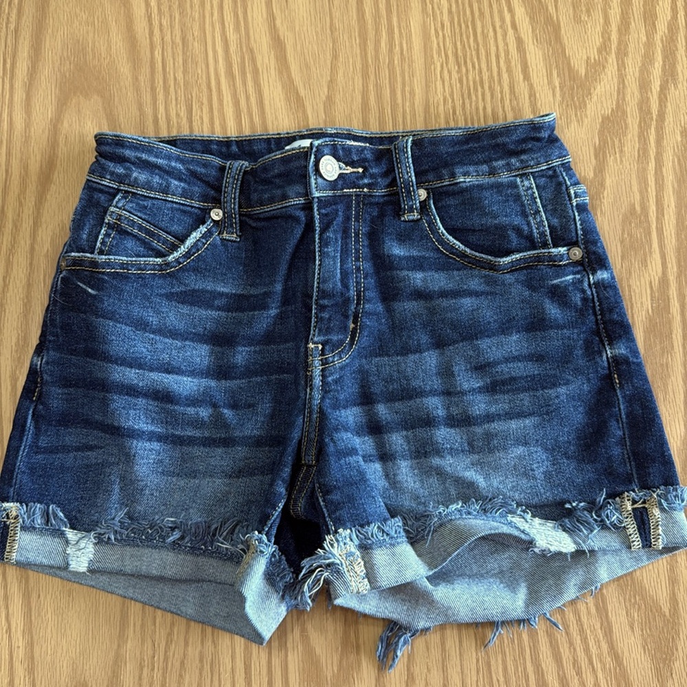 KanCan shorts size 25